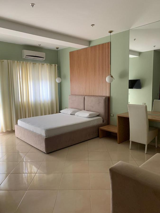 Hotel Kaloshi Mezez Esterno foto
