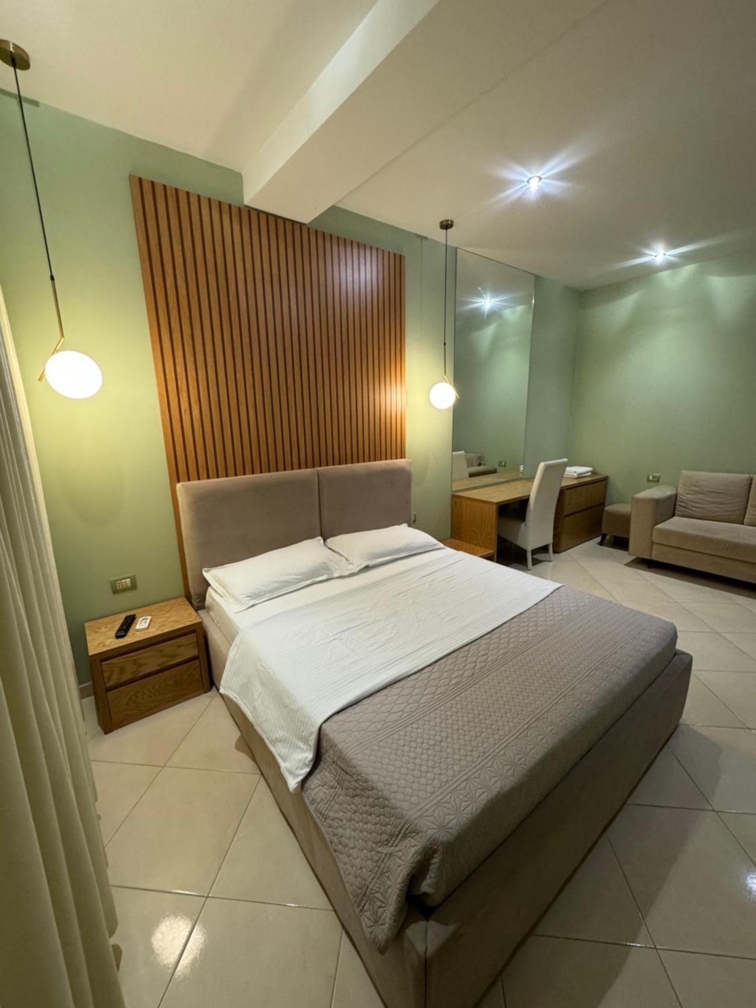 Hotel Kaloshi Mezez Esterno foto