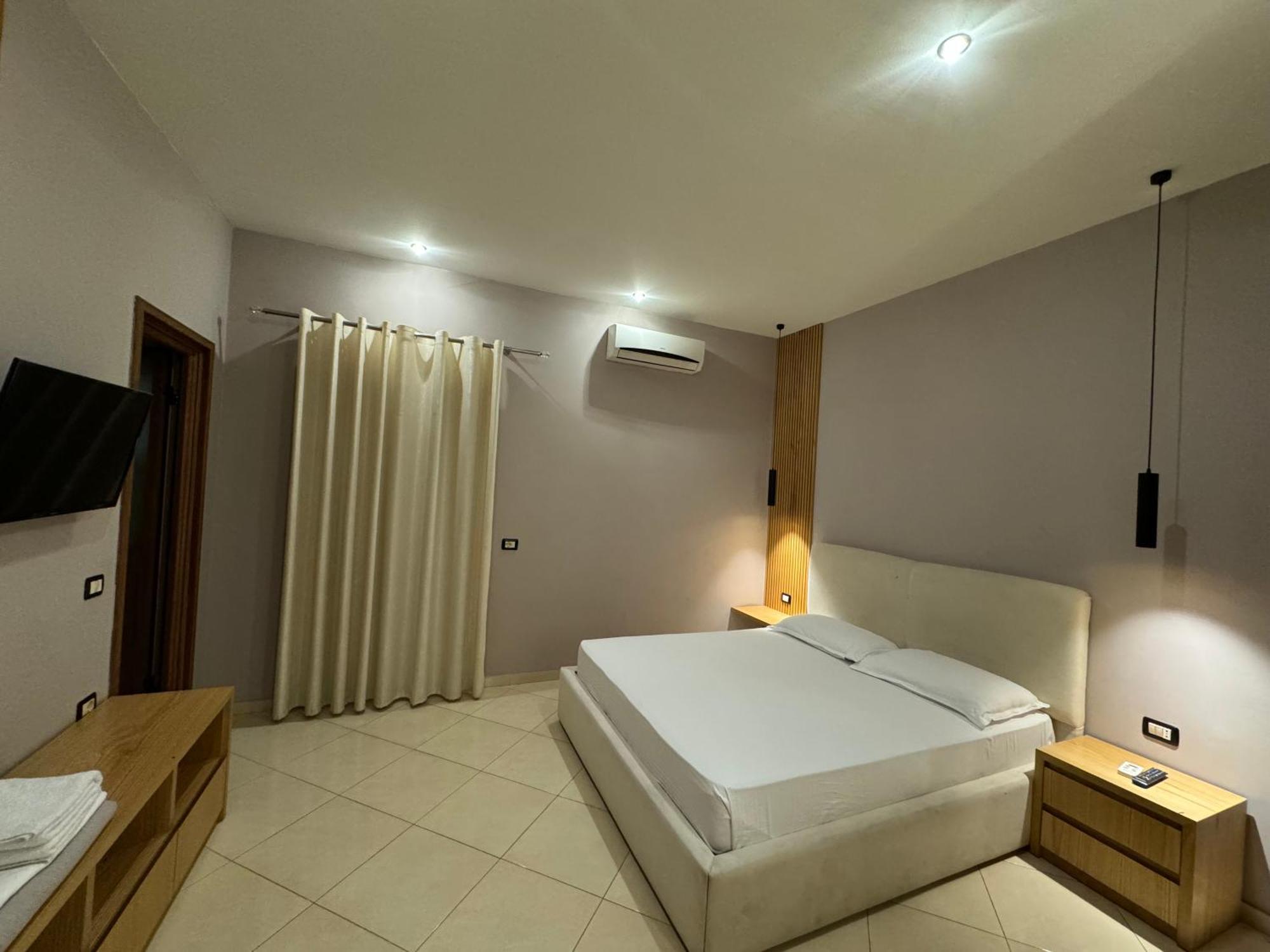 Hotel Kaloshi Mezez Esterno foto