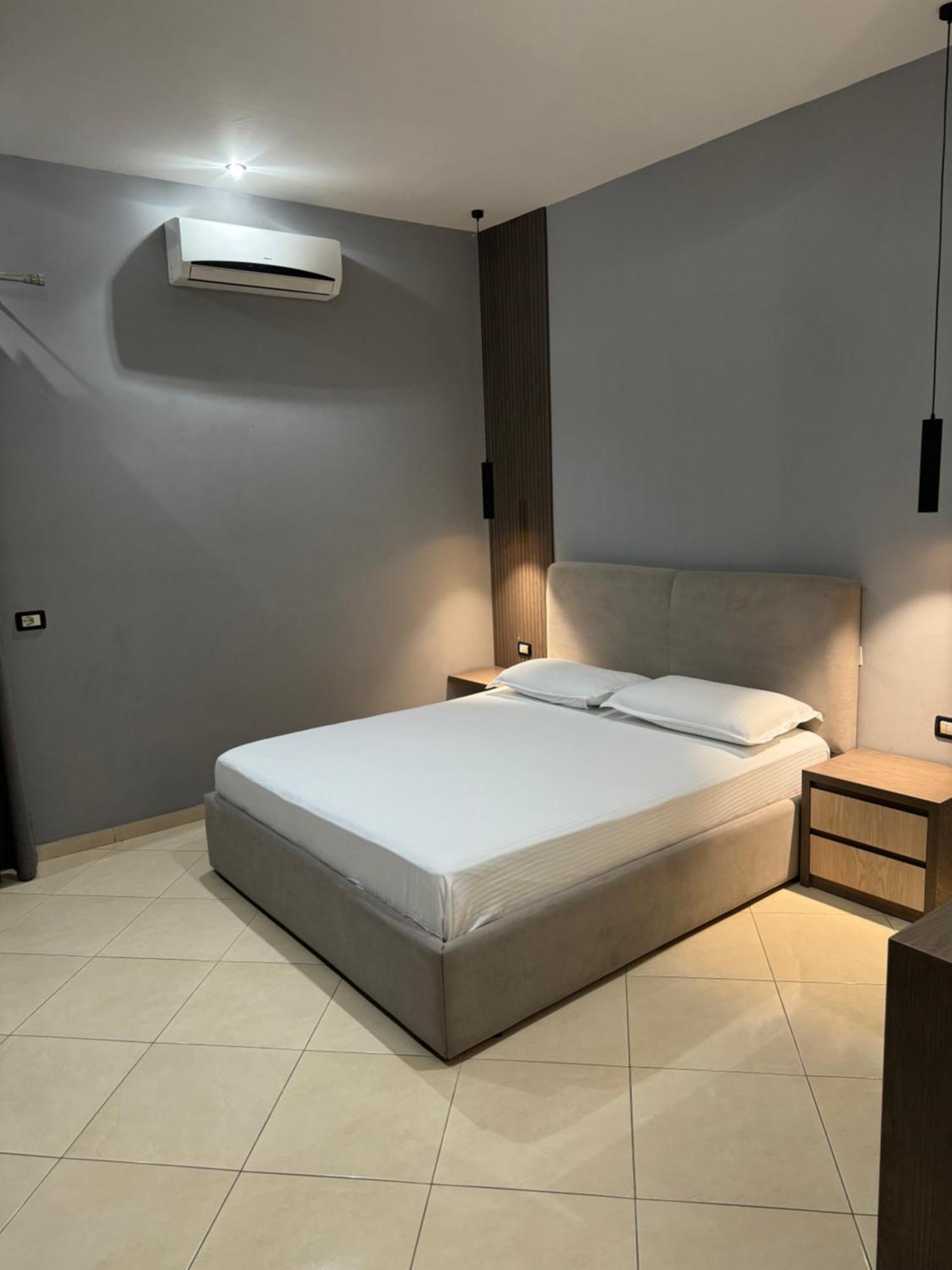Hotel Kaloshi Mezez Esterno foto