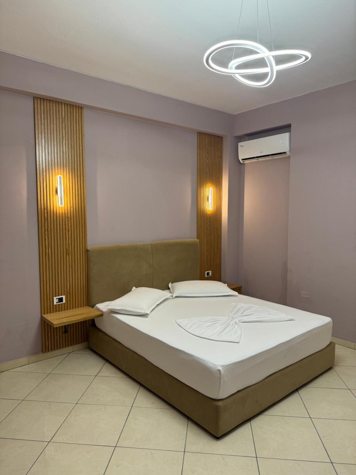 Hotel Kaloshi Mezez Esterno foto