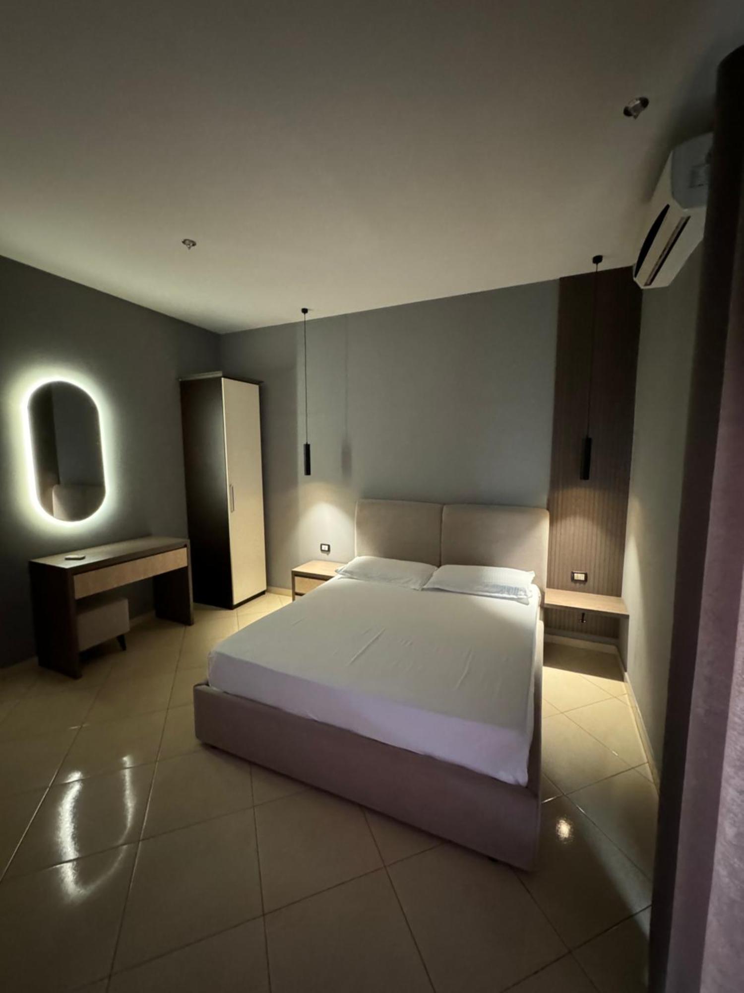 Hotel Kaloshi Mezez Esterno foto