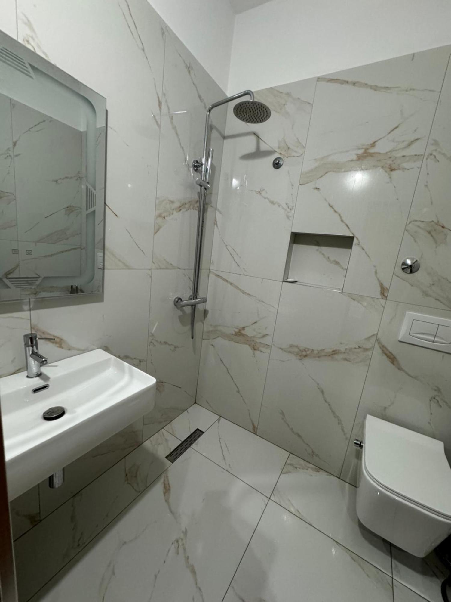 Hotel Kaloshi Mezez Esterno foto